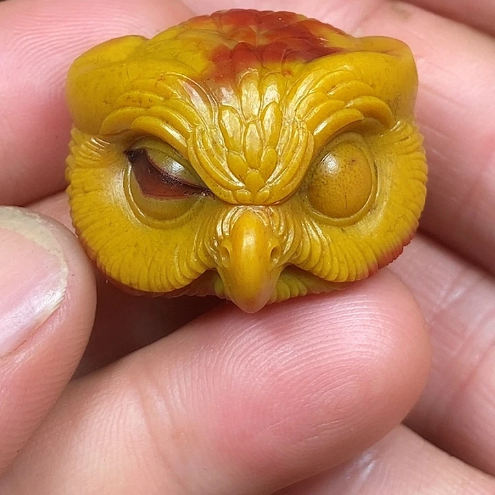 足***生未镶嵌南红玛瑙挂件