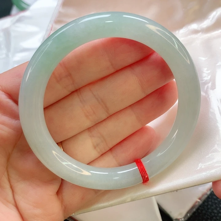 翡翠手镯未镶嵌56圆