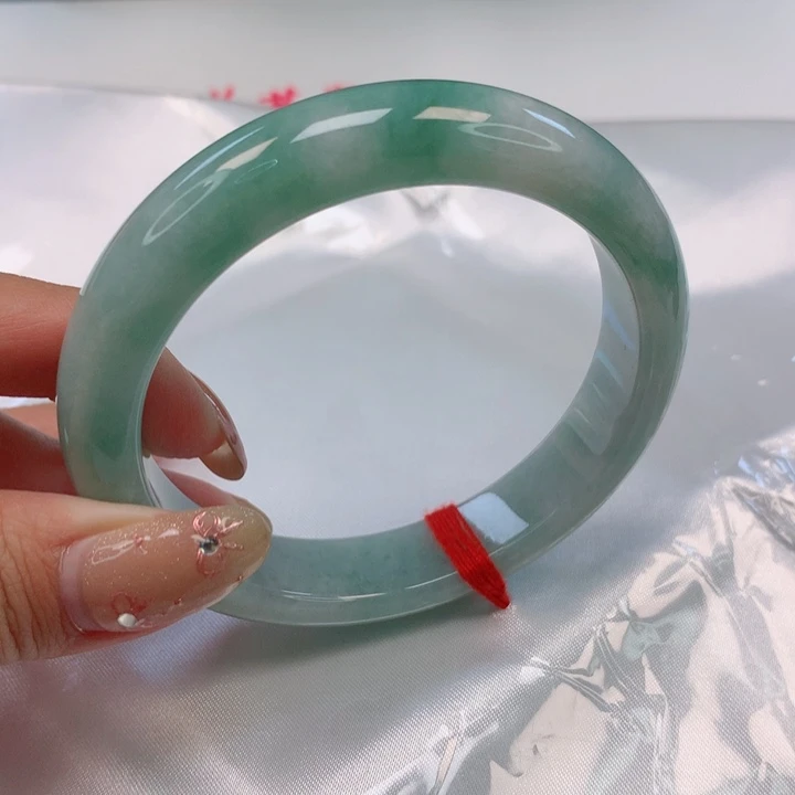翡翠手镯未镶嵌57圈