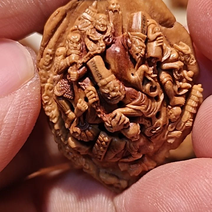 桃核纯手工雕刻黑白无常