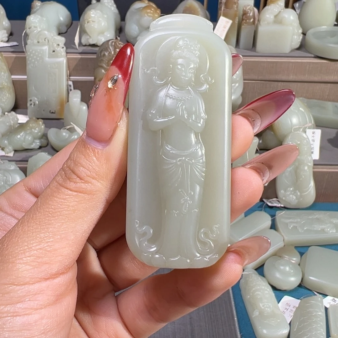 天***狼和田玉（糖玉）未镶嵌颈饰