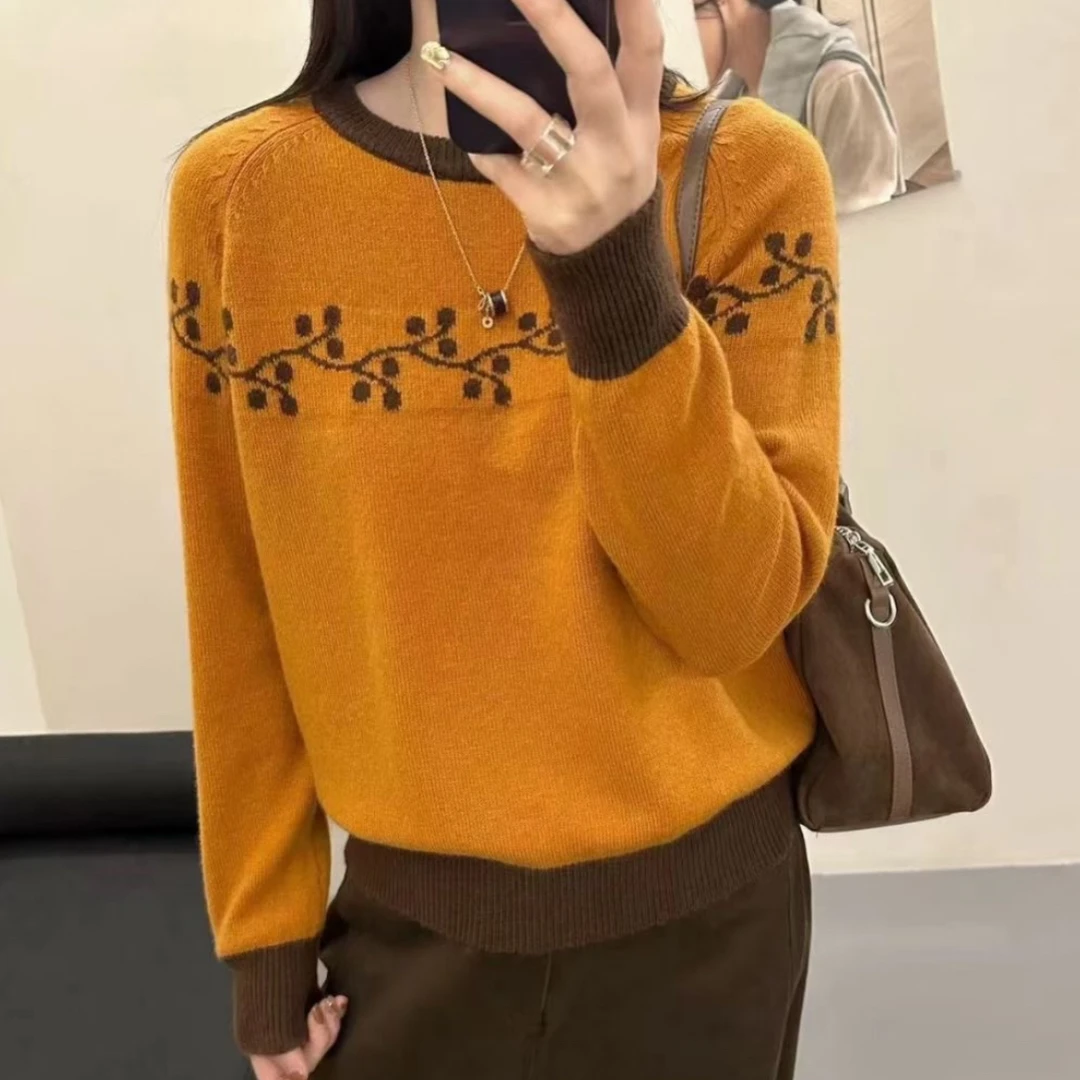 高品质秋冬圆领拼色围花慵懒风针织上衣