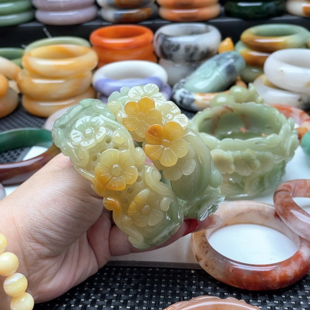 石英质玉手镯未镶嵌方***洞