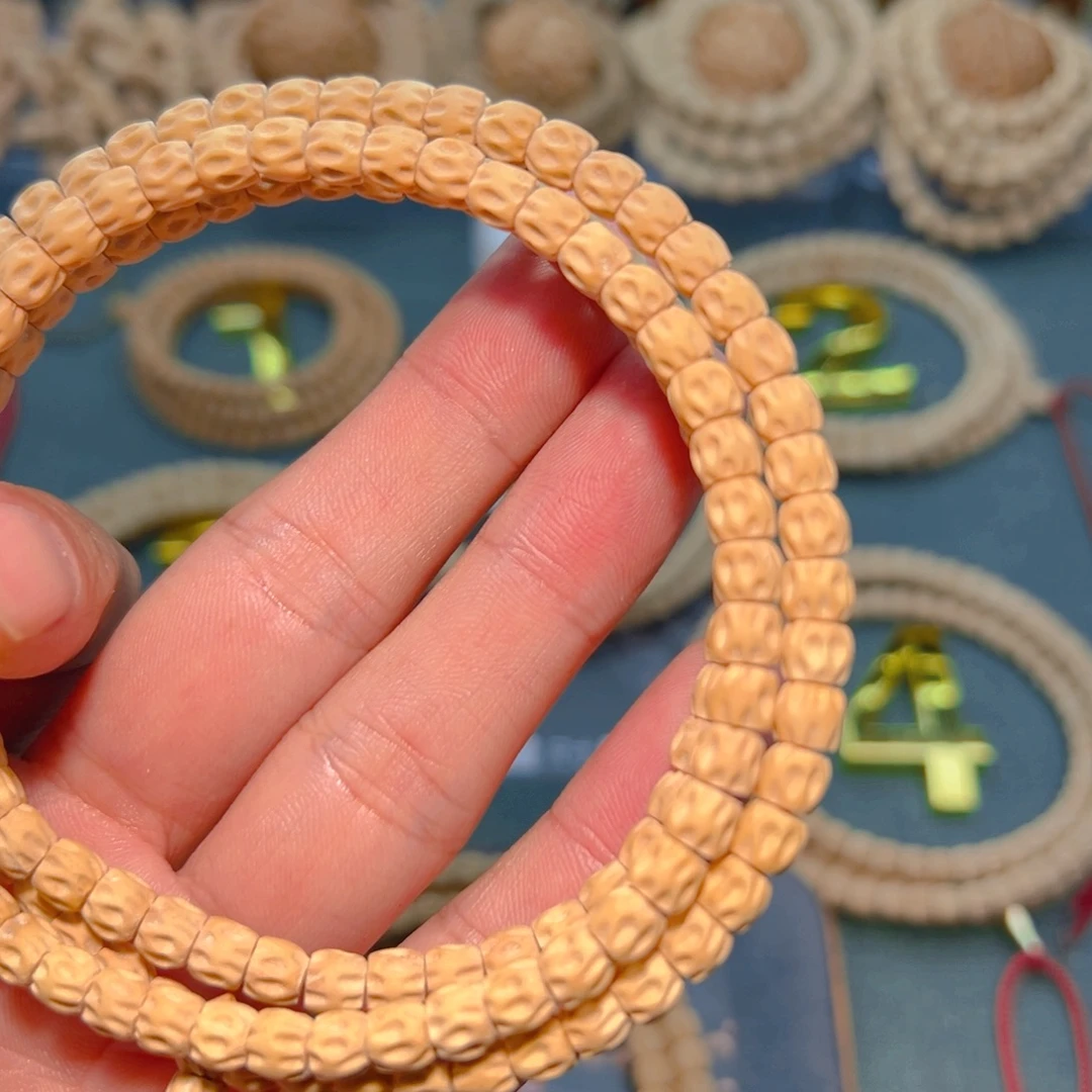 咔***哧柏香籽/百香籽吊坠