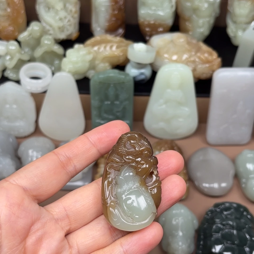 颈饰未镶嵌和田玉