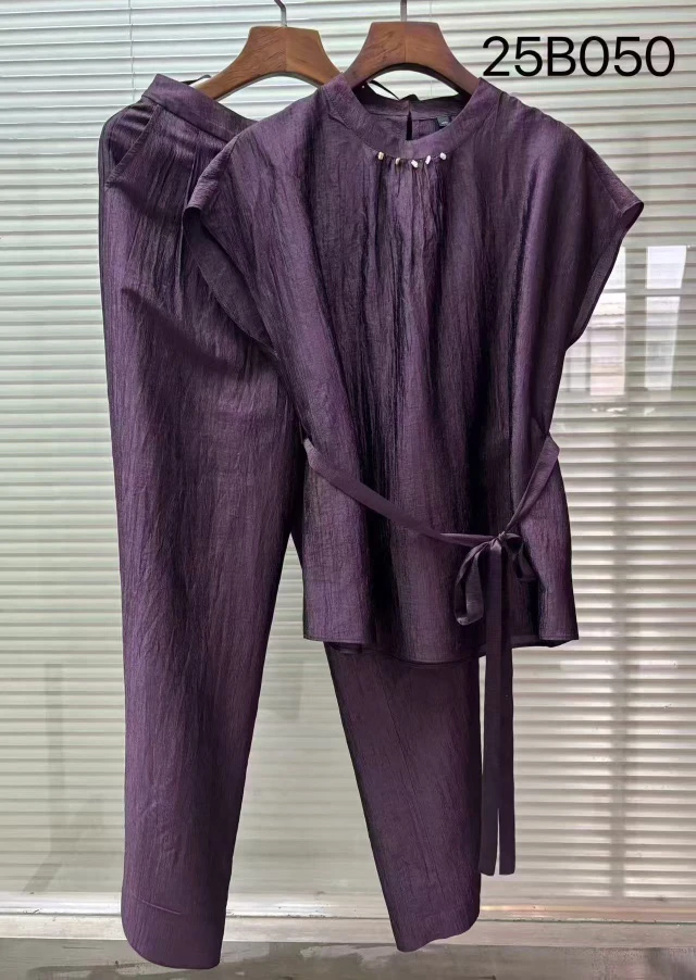 夏季时尚气质显瘦减龄贝壳系带上衣与直筒裤套装