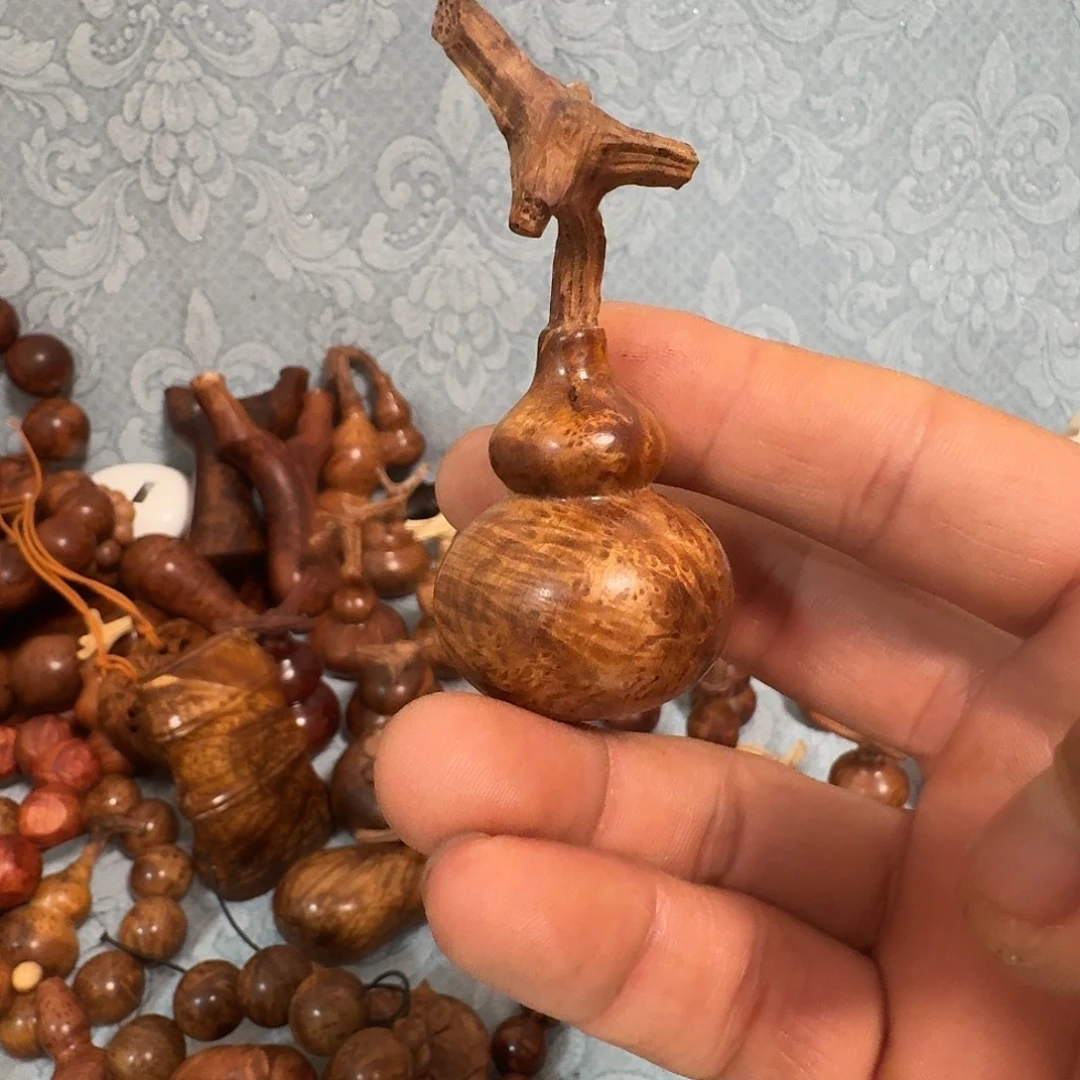 鸿***食木麻梨疙瘩手工雕刻葫芦