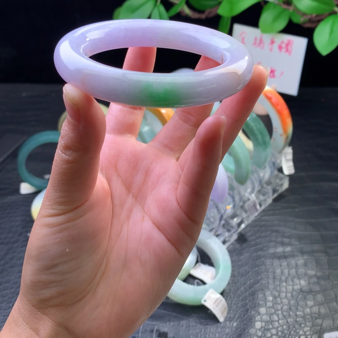 定制翡翠未镶嵌手镯