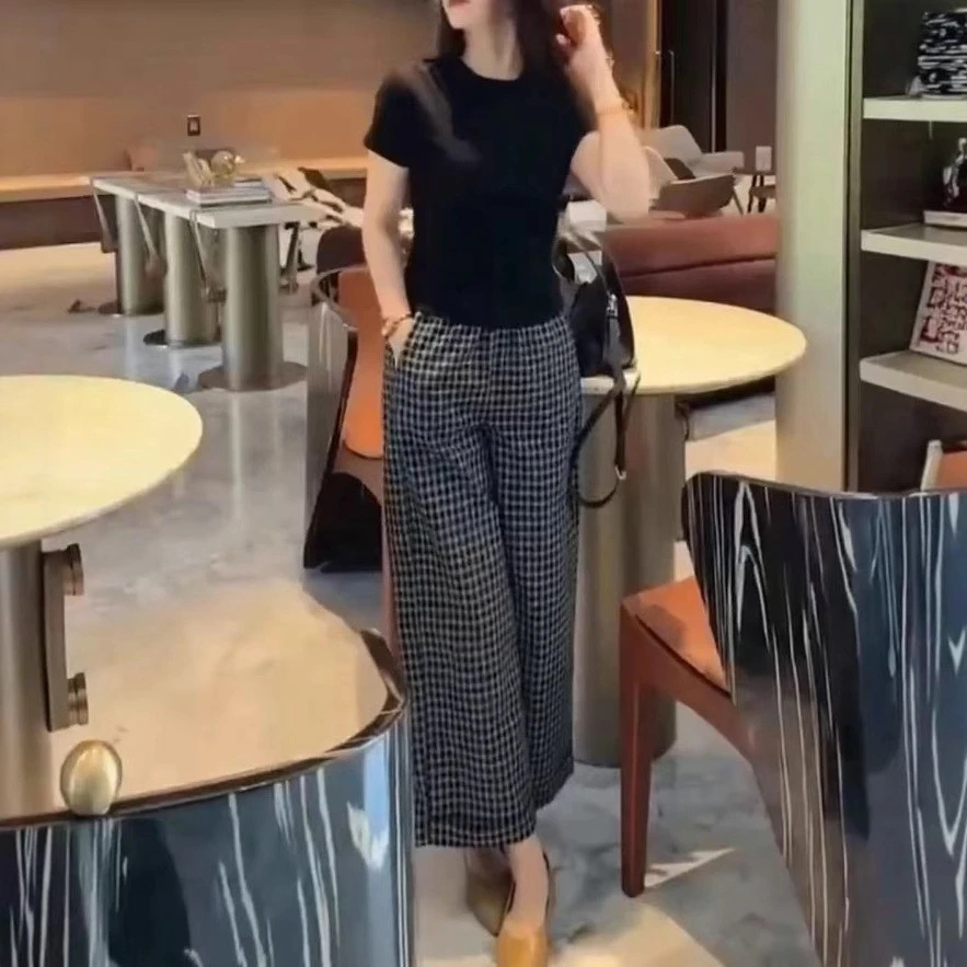 中年女装2025夏季新款妈妈装简约短袖T恤休闲舒适格子两件套装