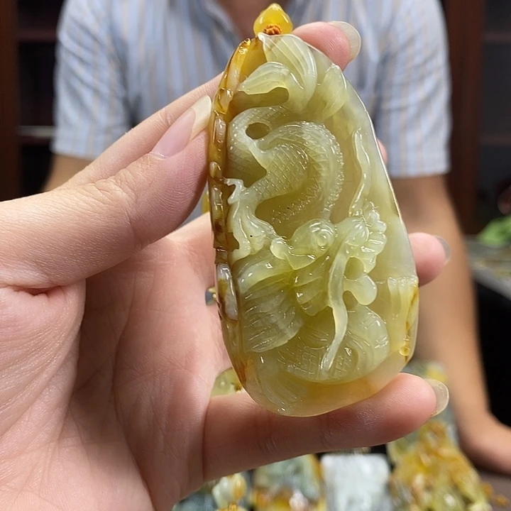 未镶嵌蛇纹石玉颈饰