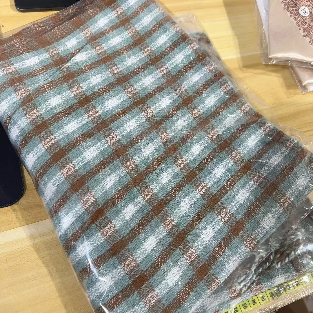 GG008 女款豆绿格子围脖 围巾