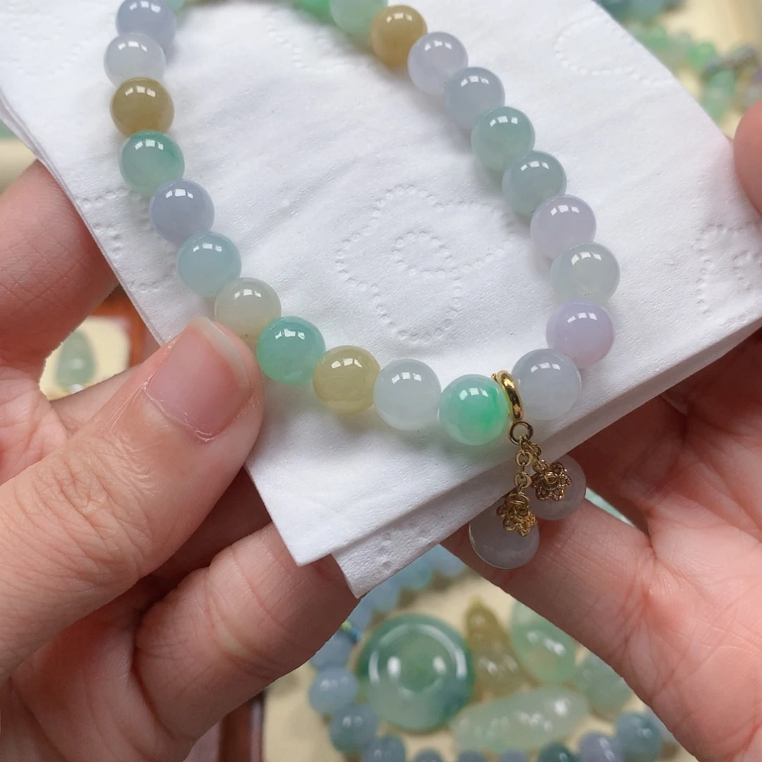 翡翠未镶嵌颈饰是