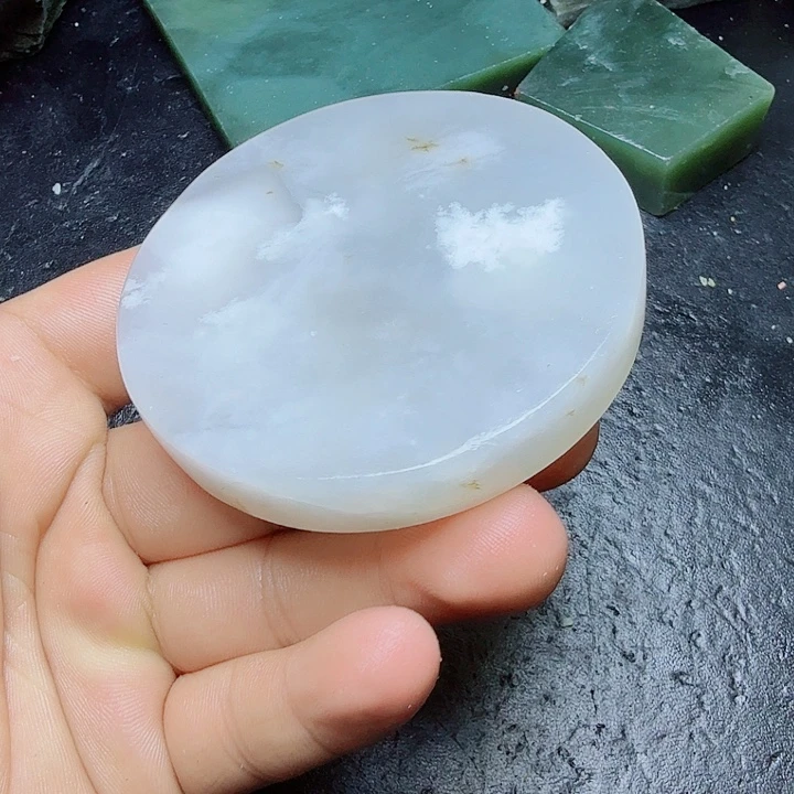 和田玉（糖玉）未镶嵌珠宝奇石