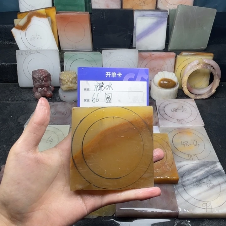 椰****石英质玉（金丝玉）手镯未镶嵌定制手镯