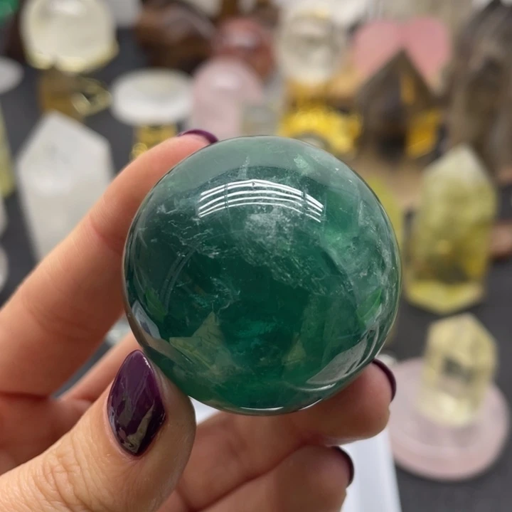 水晶60未镶嵌涂***?绿莹石