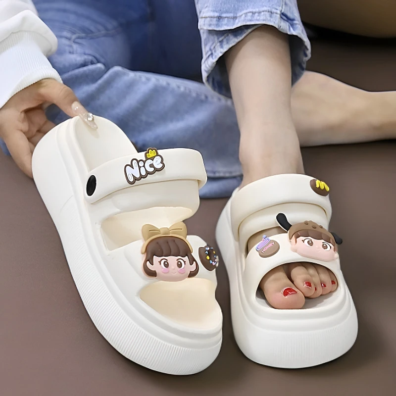 2025新款厚底凉拖鞋女夏季外穿可爱卡通沙滩鞋时尚软底增高凉鞋