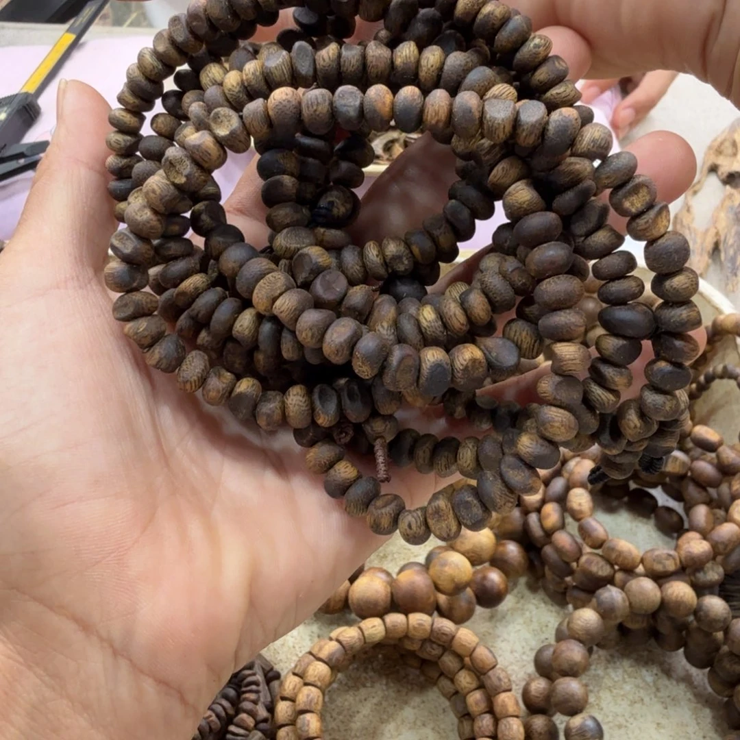 沉香手串三圈白棋虫漏17克多样性发一