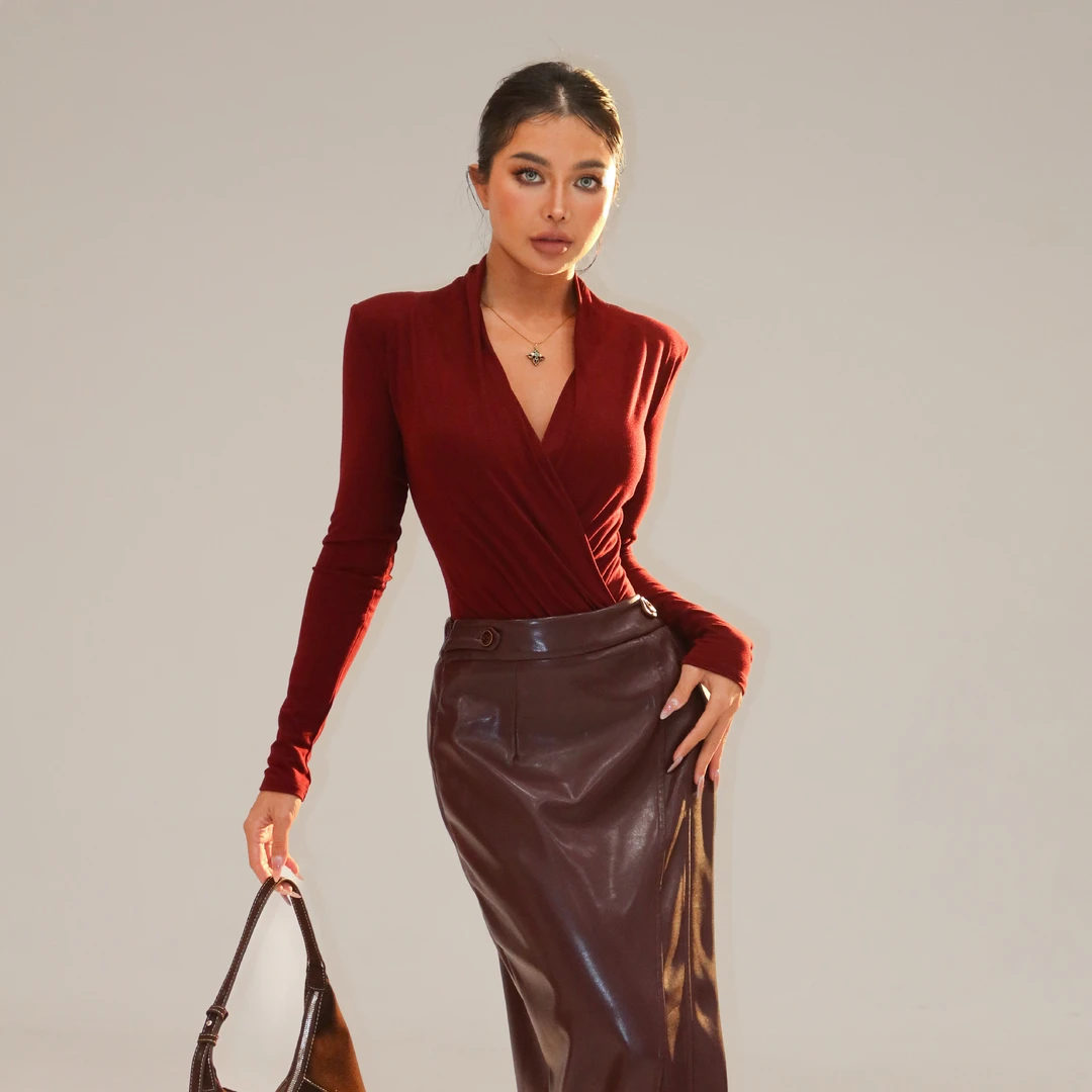 【蜜蜜家】玫瑰乳茶 欧美辣妹气质修身抓绒带垫肩连体衣 25/Z667