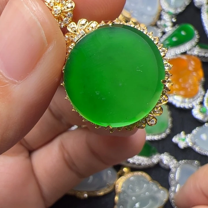 翡翠18K金镶嵌吊坠(不含链)