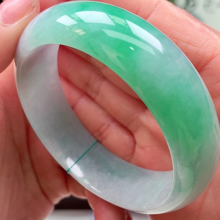 凡****翡翠未镶嵌手镯付定金10000元未付尾款12800