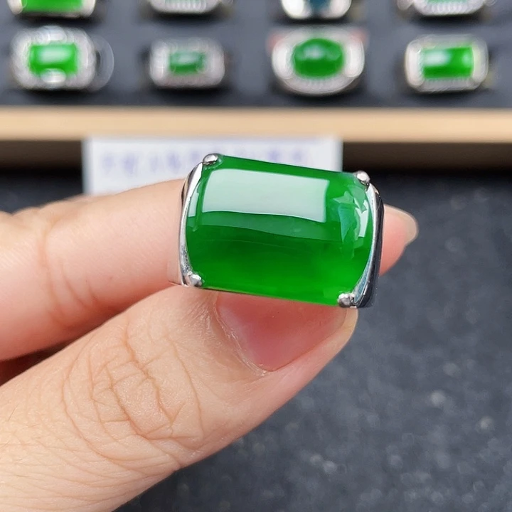 轩***少翡翠戒指银S925镶嵌男戒没运费险