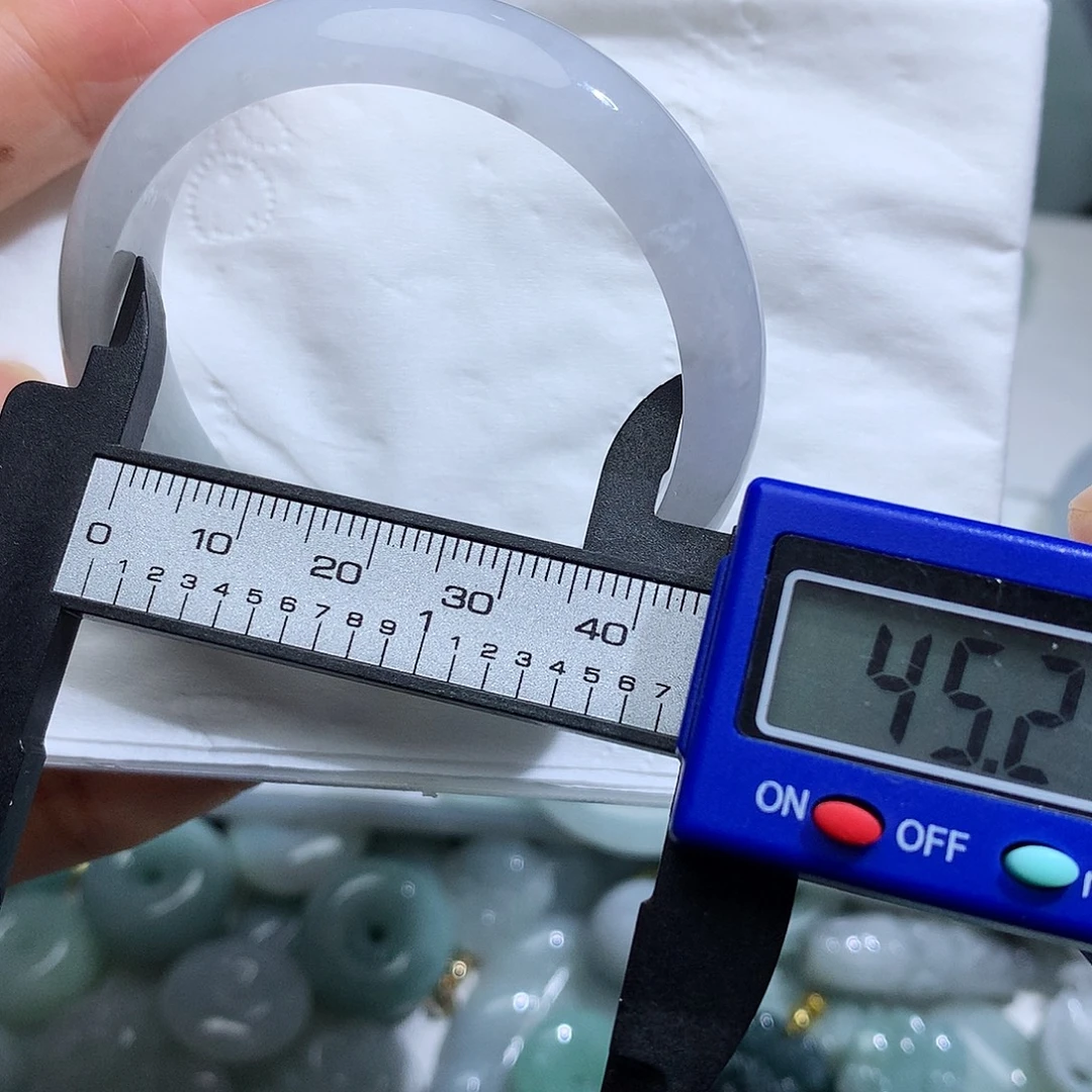 翡翠未镶嵌颈饰210