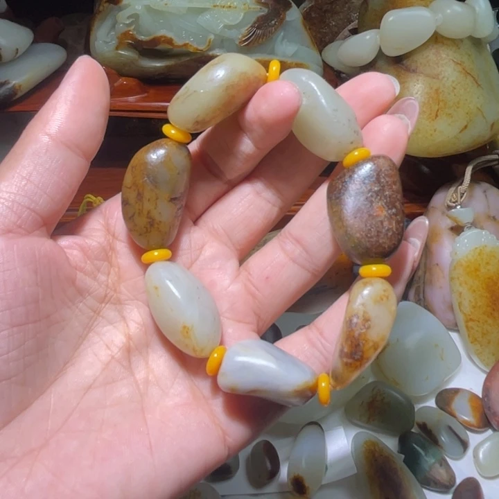 未镶嵌和田玉（子料）挂件