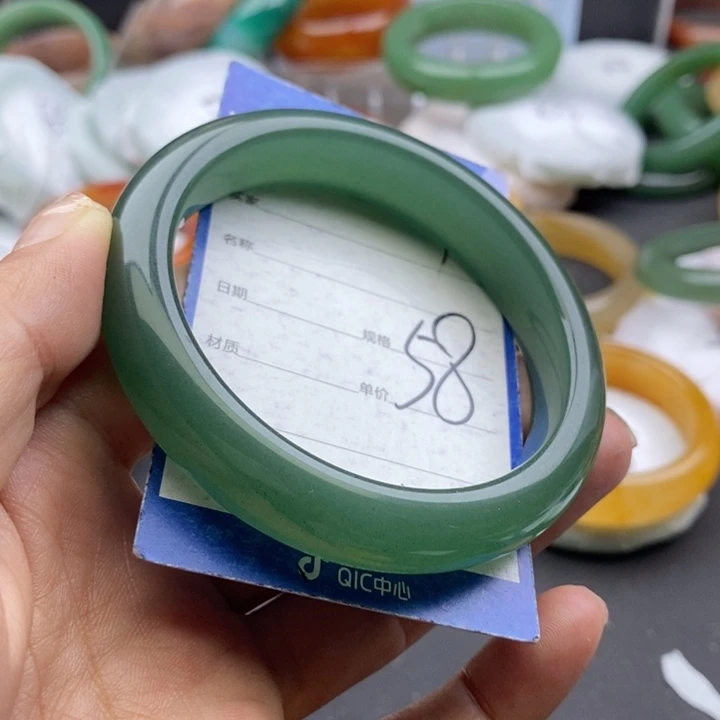 石英质玉手镯未镶嵌