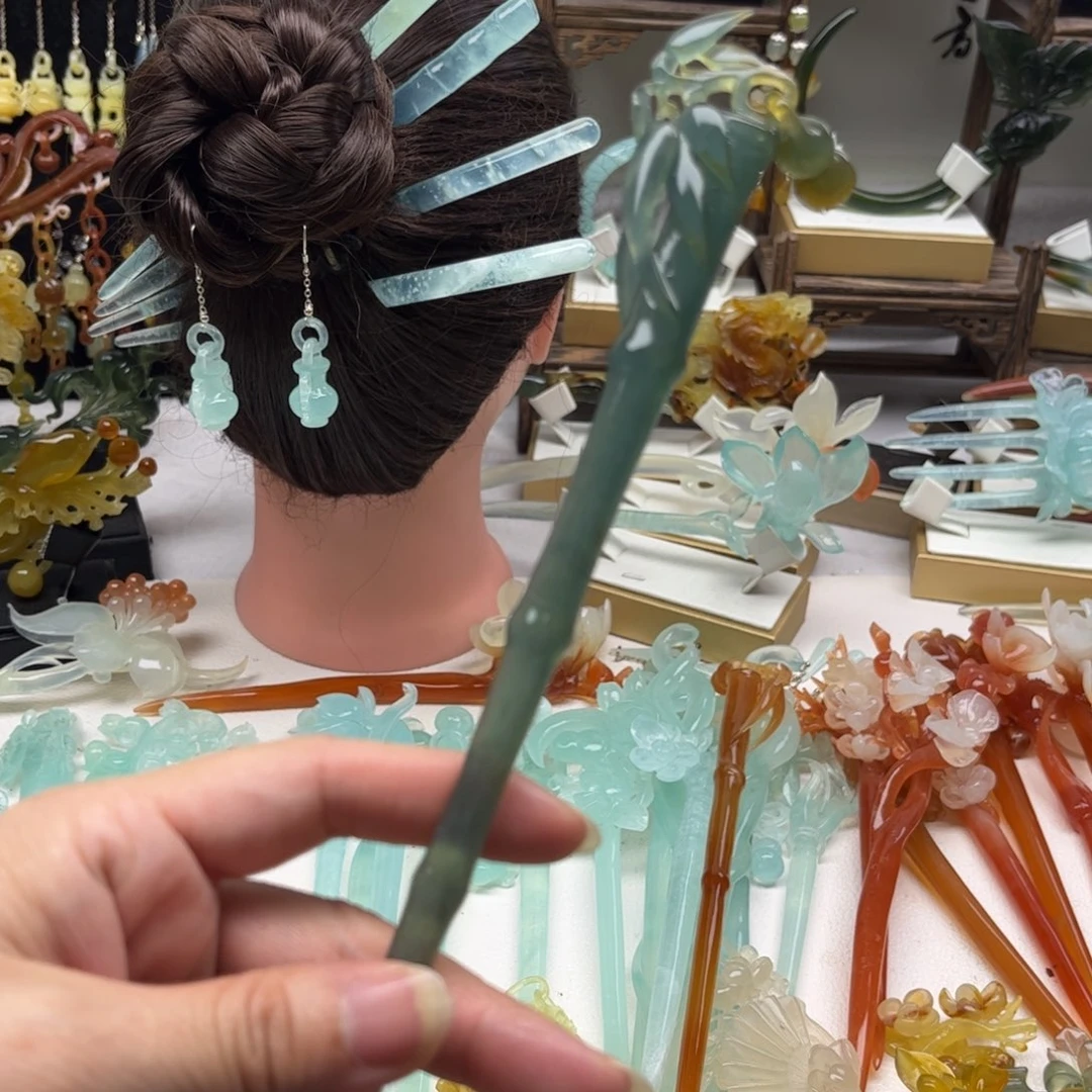 蛇纹石玉发饰合金浮**梦