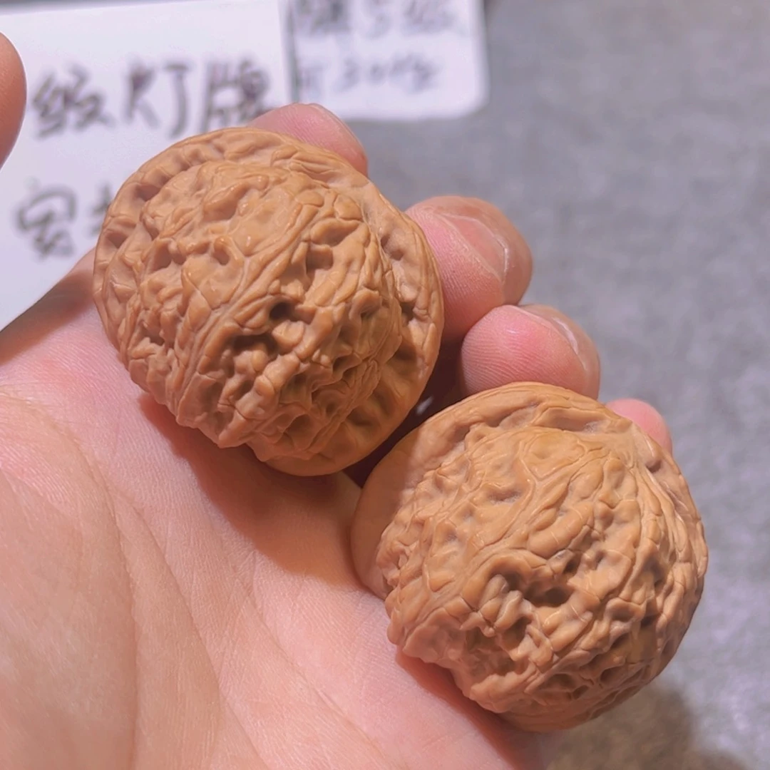 桃核把件5级白狮子福利，不退不换。