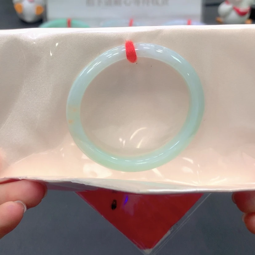 【闪购商品】翡翠手镯未镶嵌52贵妃4号链接