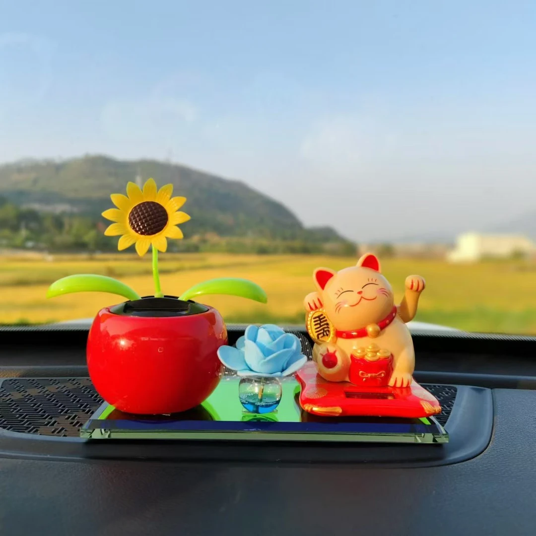 汽车摆件2025新款太阳能车载装饰品招财猫太阳花中控台招手摇头