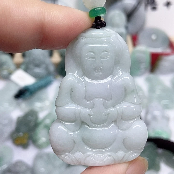 翡翠未镶嵌颈饰观音