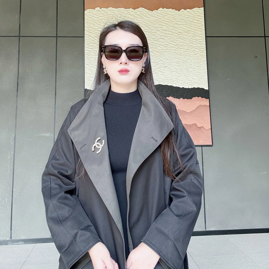 秋冬新款韩版复古英伦风宽松显瘦翻领中长款女士风衣年轻韩版撞色