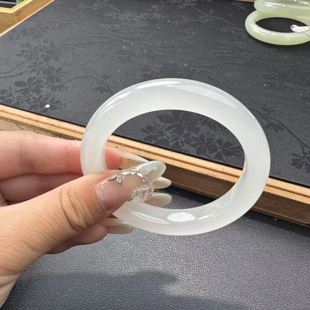 天然和田玉 520礼物 冰白玉手镯 冰透水润风格适合送女友