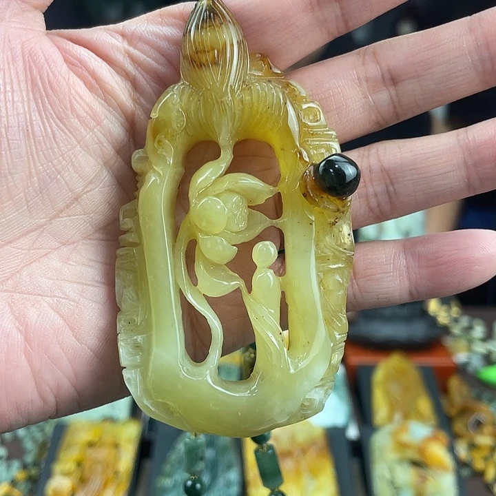 蛇纹石玉未镶嵌颈饰
