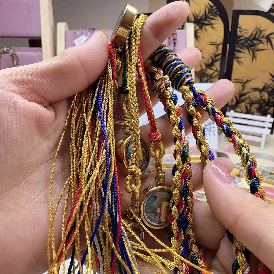 水晶手链未镶嵌一***光五路车挂