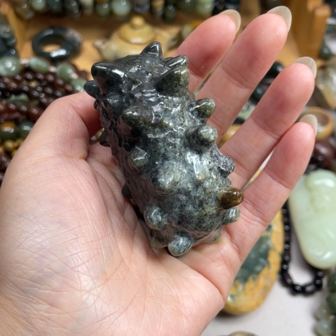【闪购商品】未镶嵌岫岩河磨玉（透闪石质玉）把件