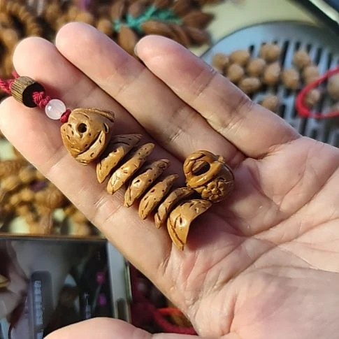 桃核手工雕刻手持