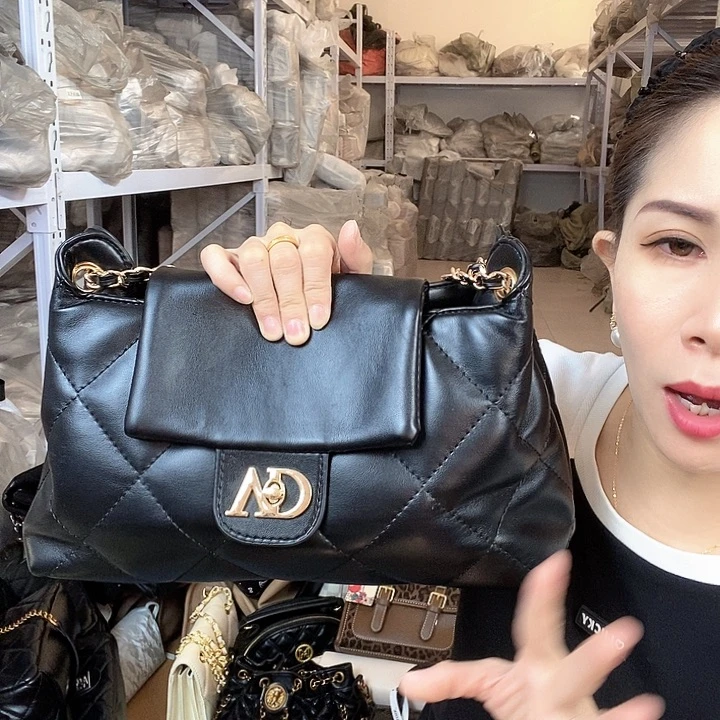 蚕丝小牛剖层皮革PU