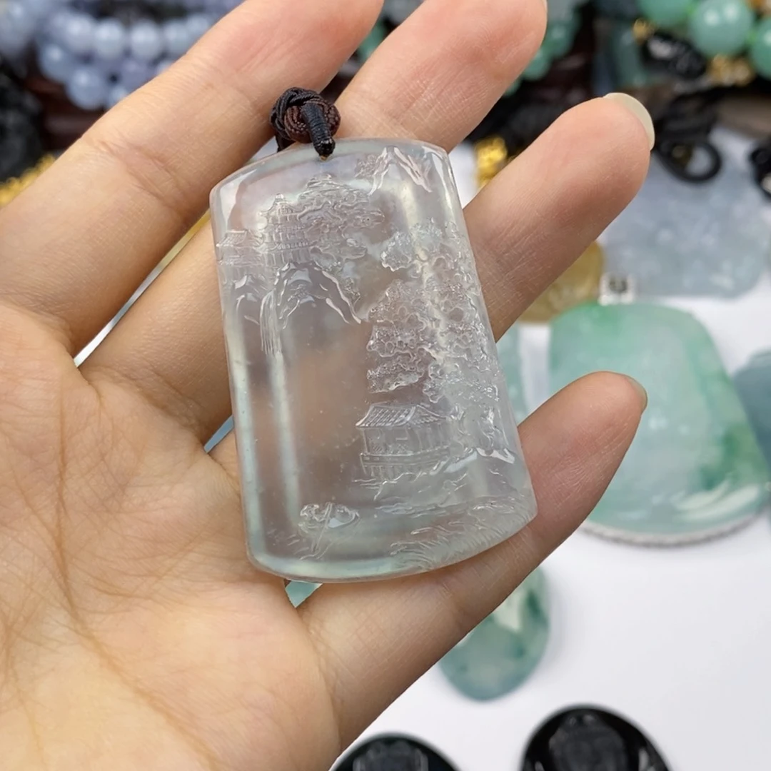 翡翠未镶嵌颈饰?