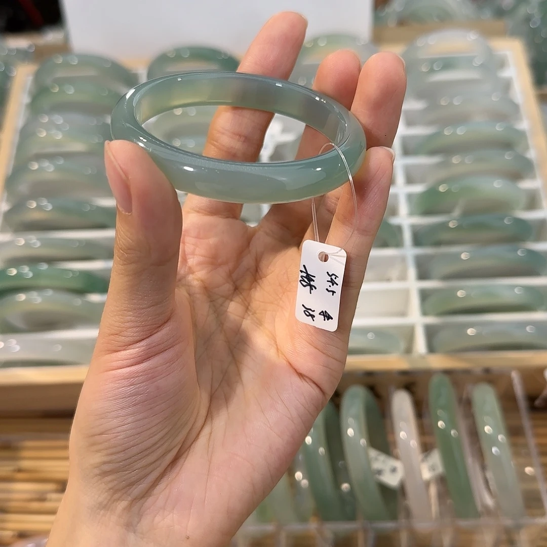 玛瑙/玉髓未镶嵌手镯圈口54.5