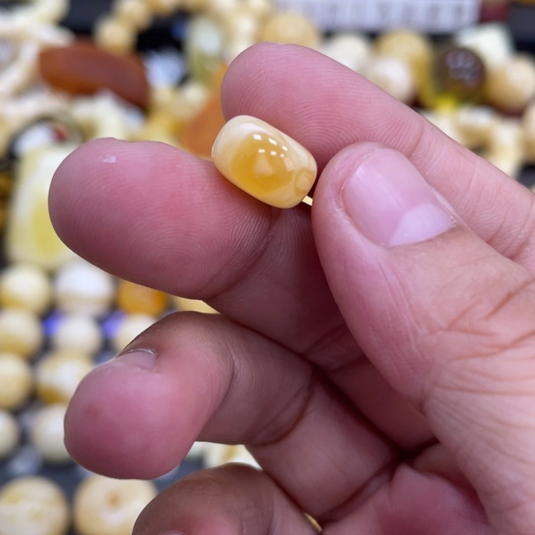 未镶嵌琥珀珠宝奇石11.8*7.6mm