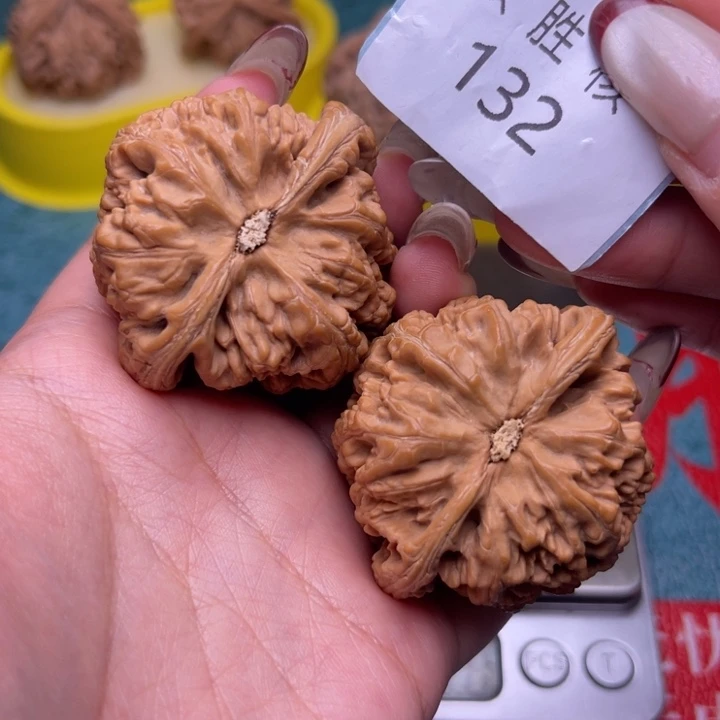 文玩核桃把件大粗筋46.132