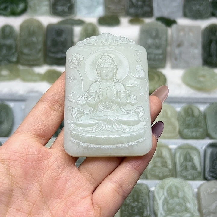 和田玉颈饰未镶嵌隔****?