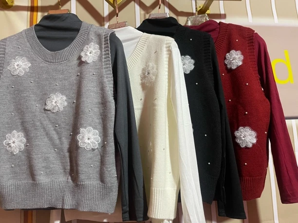 2025年最新款羊毛马甲打底毛衣两件套