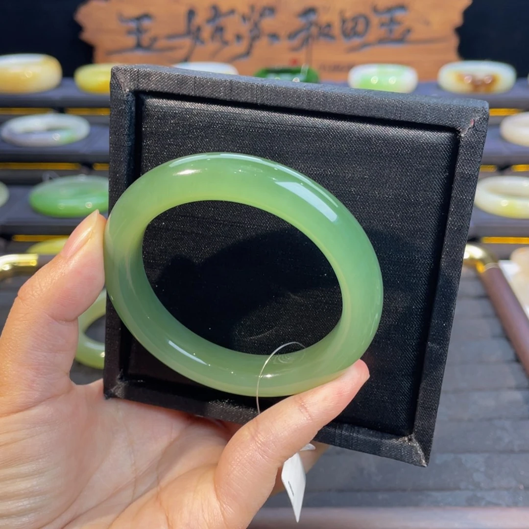 未镶嵌手镯和田玉