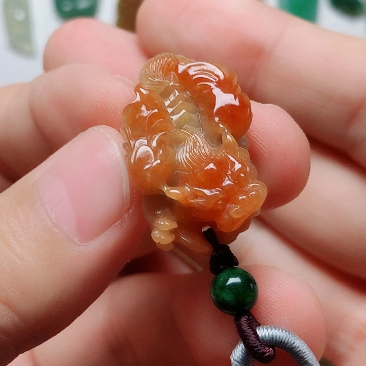 翡翠未镶嵌颈饰皮**新