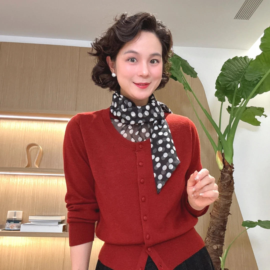 LVMU/吕木【红粉佳期】秋日新款设计围脖款针织假两件上衣#DQ7093