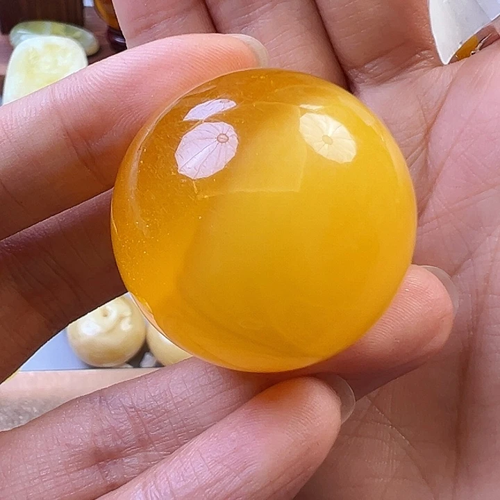 蜜蜡未镶嵌珠宝奇石